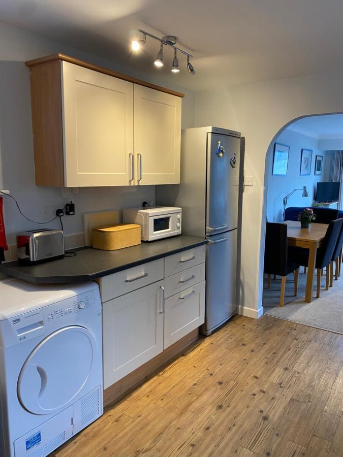 Trafalgar, Lovely Ground Floor Flat With Outside Patio Garden, Minutes Walk To Seafront Seaview Exterior photo