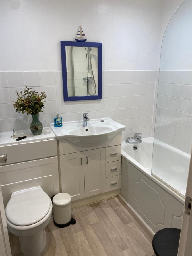 Trafalgar, Lovely Ground Floor Flat With Outside Patio Garden, Minutes Walk To Seafront Seaview Exterior photo