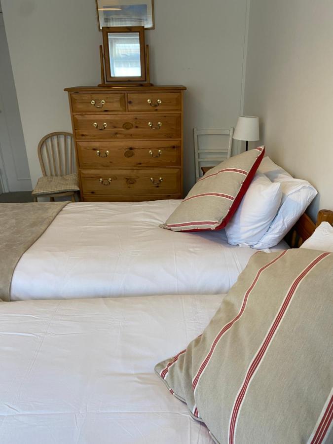 Trafalgar, Lovely Ground Floor Flat With Outside Patio Garden, Minutes Walk To Seafront Seaview Exterior photo