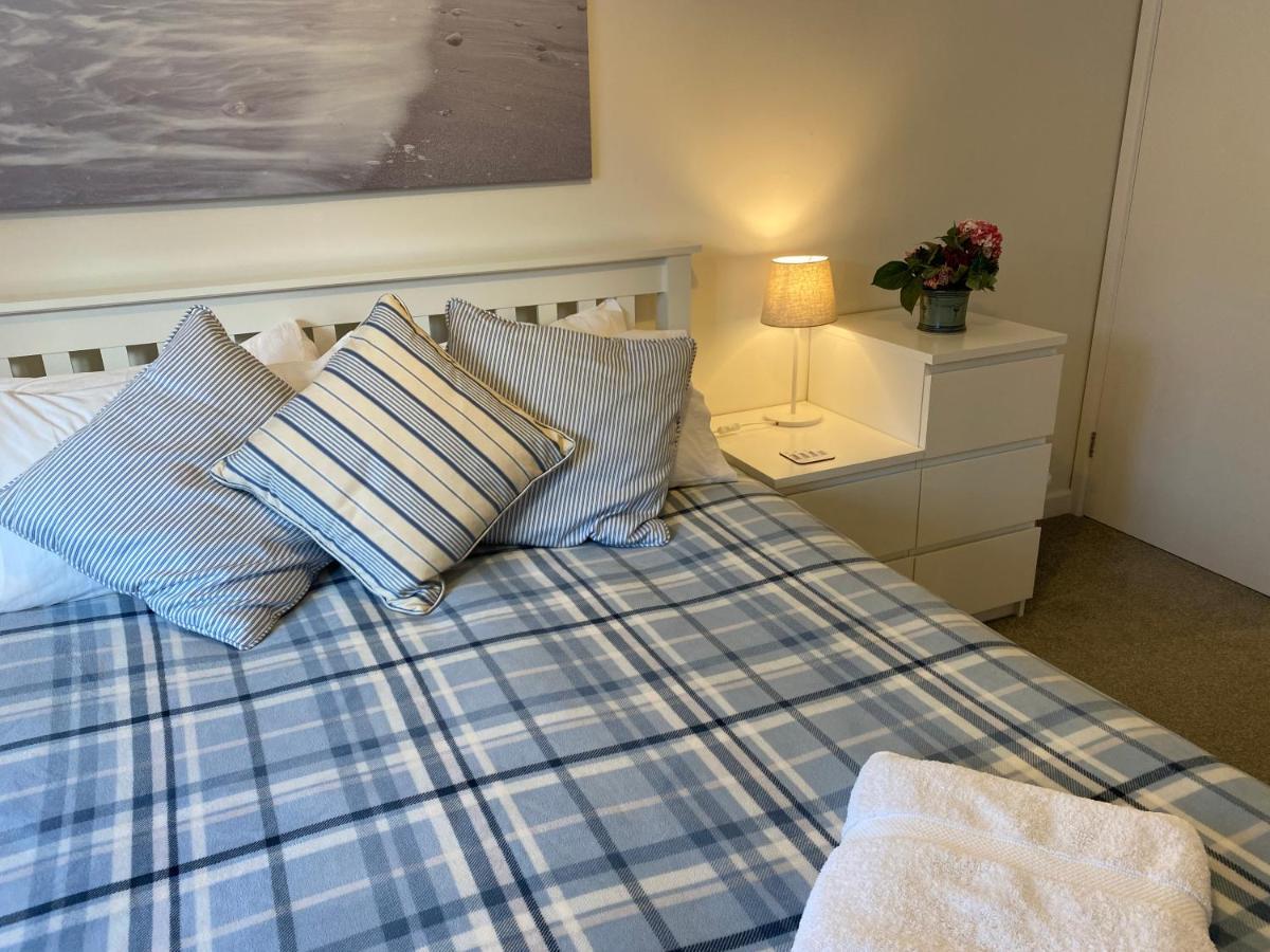 Trafalgar, Lovely Ground Floor Flat With Outside Patio Garden, Minutes Walk To Seafront Seaview Exterior photo