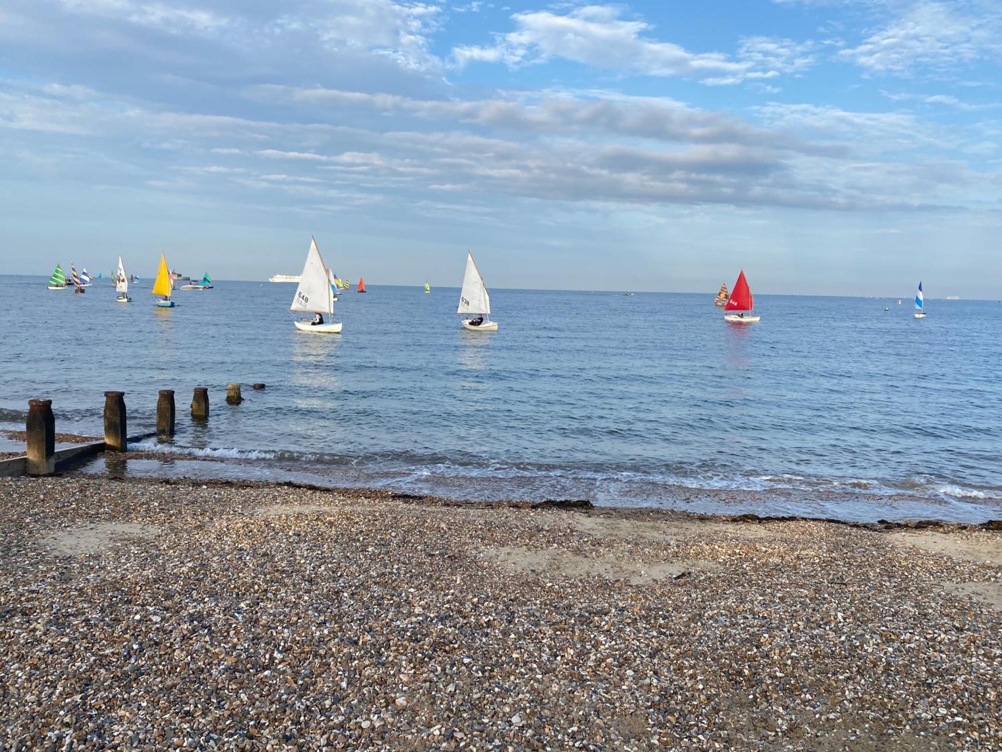 Trafalgar, Lovely Ground Floor Flat With Outside Patio Garden, Minutes Walk To Seafront Seaview Exterior photo